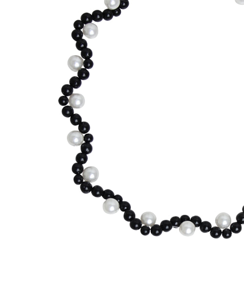Black blossom necklace