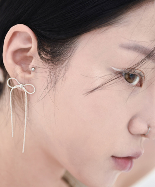 Unbal ribbon earring