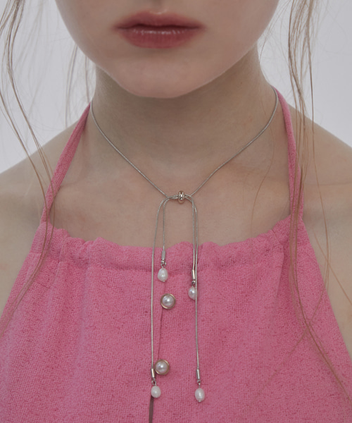 Pearl strap ribbon necklace